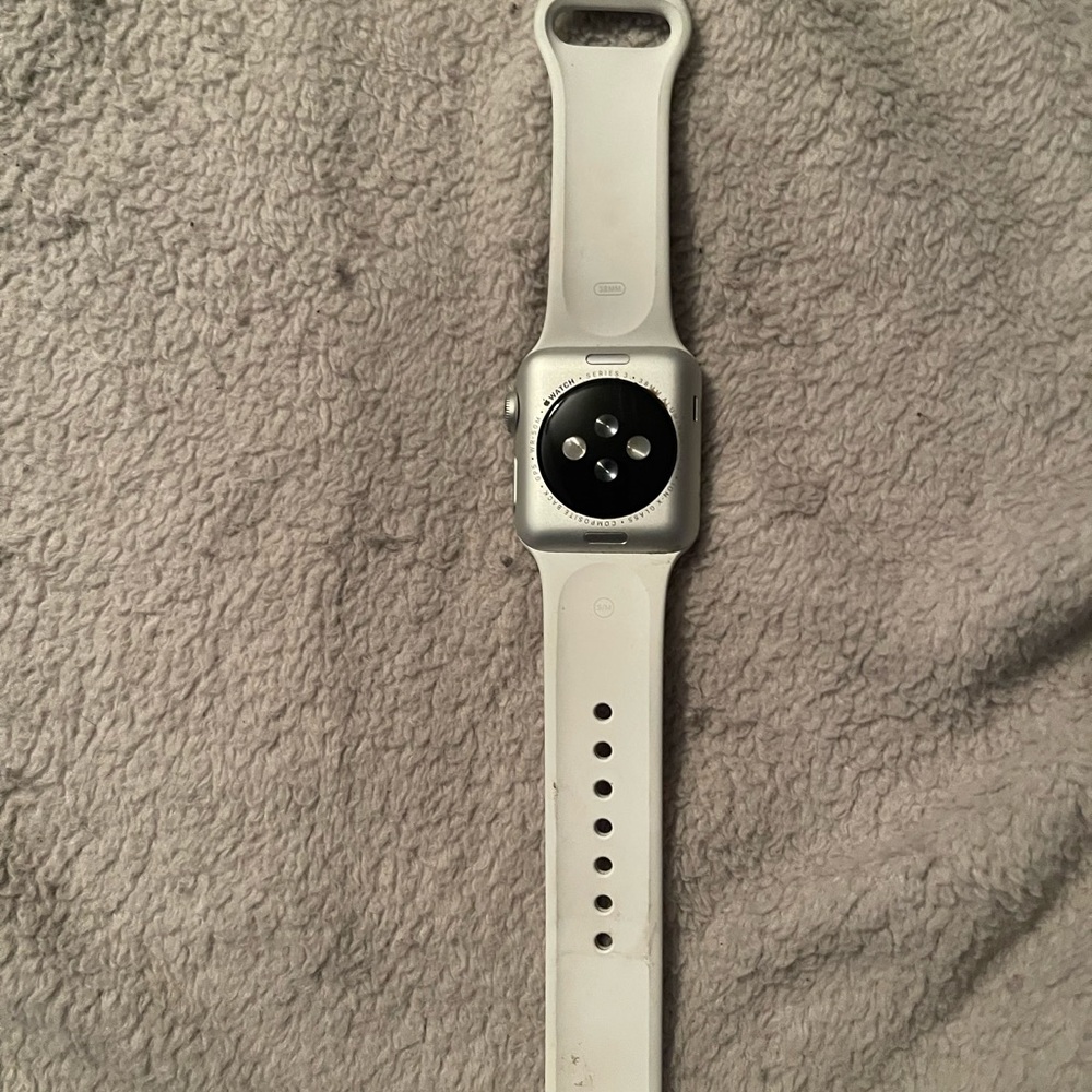 Apple Watch - Picture 2 of 4